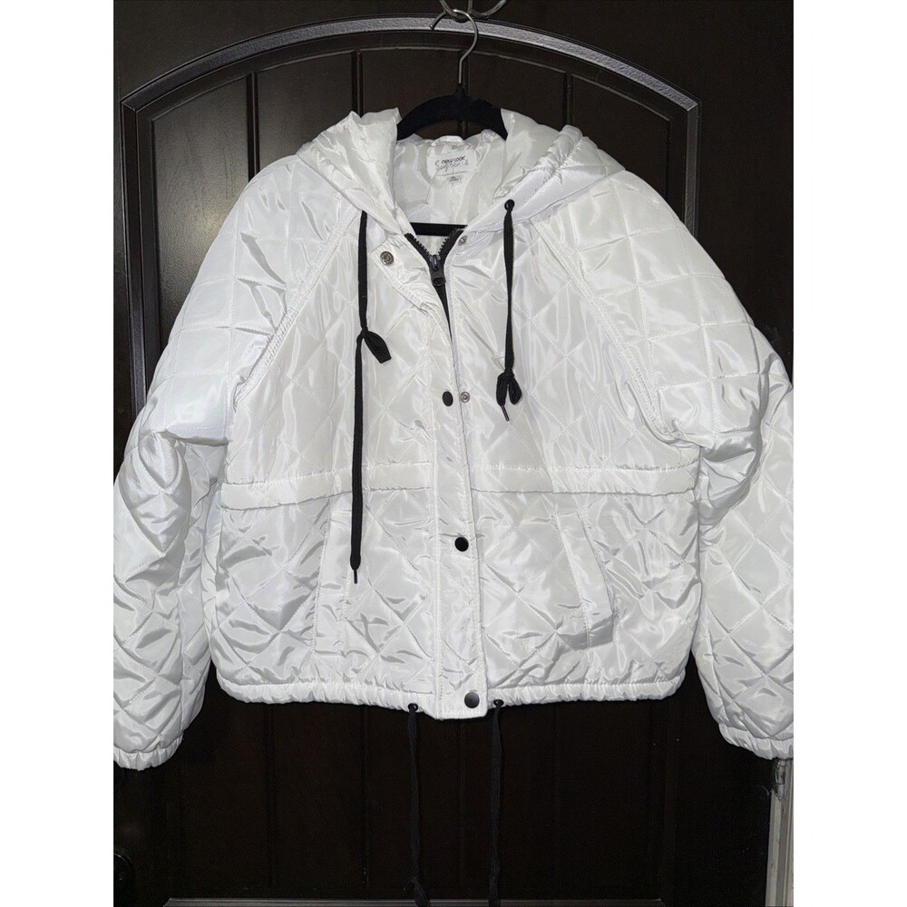New Look Supreme Women’s White Puffer Jacket With Hoodie